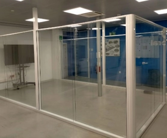 Mampara de oficina de cristal - Proyecto para Mayoral