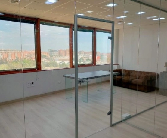 Divisoria de cristal - Proyecto realizado para oficinas