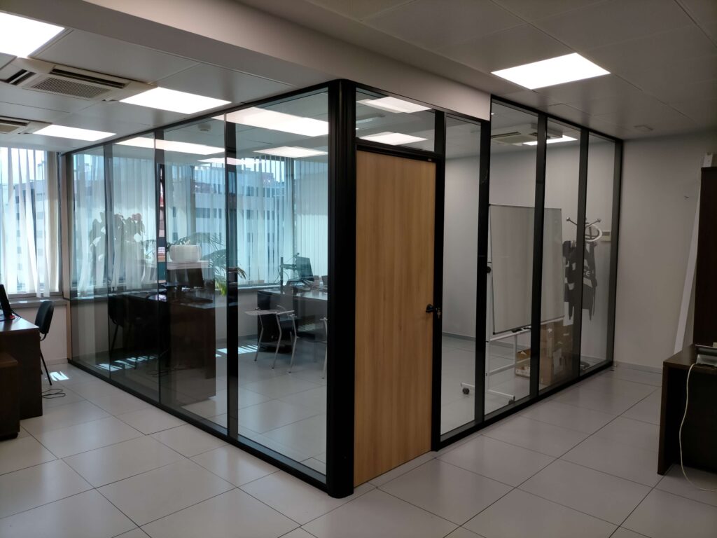 ¿Cómo separar ambientes sin obras en una oficina?